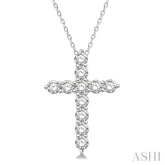 3/4 Ctw Round Cut Diamond Cross Pendant in 14K White Gold with Chain