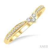 1/6 Ctw Chevron Round Cut Diamond Fashion Ring in 14K Yellow Gold