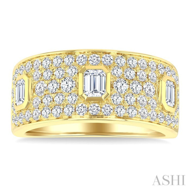 1 1/2 Ctw 3-Stone Emerald and Round Cut Diamond Fashion Wide Band in 14K Yellow Gold