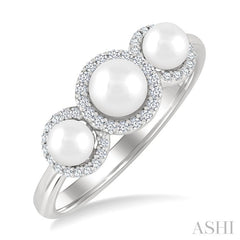 1/6 Ctw Past Present and Future 4 MM & 5 MM Cultured Pearl and Round Cut Diamond Halo Ring in 14K White Gold