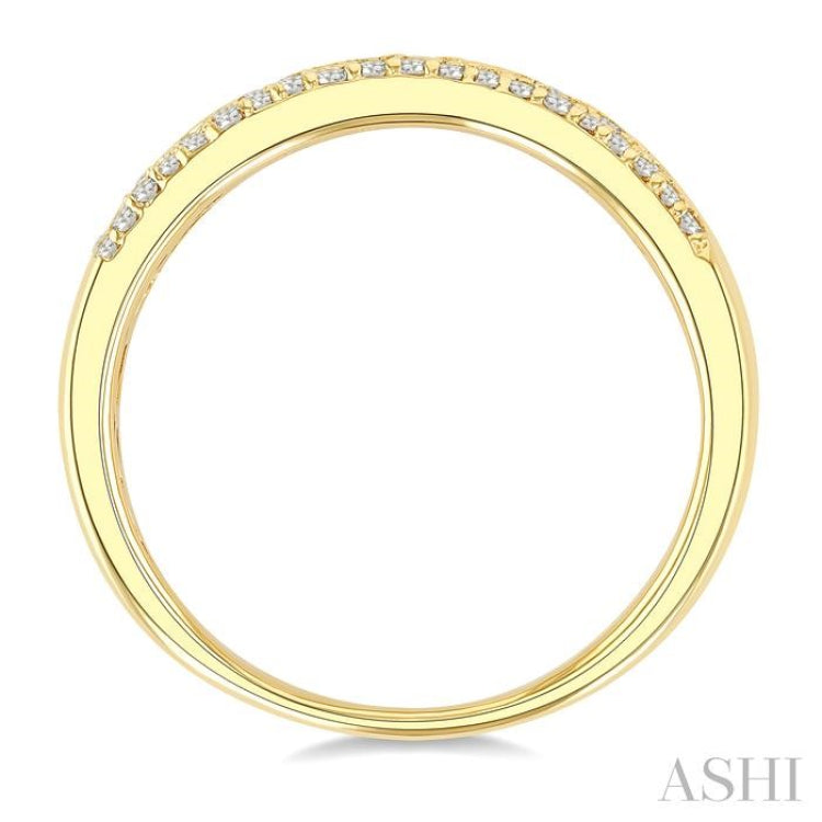 1/4 Ctw Round Cut Diamond Flush Set Mosaic Dome Band in 10K Yellow Gold