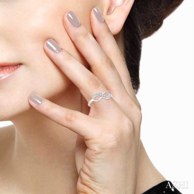 1/6 Ctw Round Cut Diamond Infinity Petite Ring in 14K White Gold