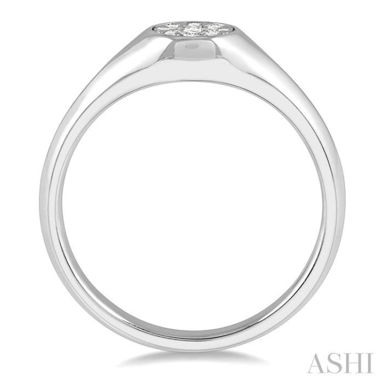 1/4 Ctw Round Shape Lovebright Diamond Ring in 14K White Gold