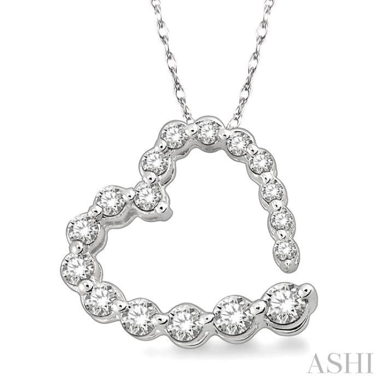 1/4 Ctw Diamond Journey Heart Pendant in 14K White Gold with chain