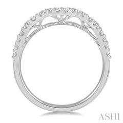 1/4 Ctw Curvy Round Cut Diamond Wedding Band in 14K White Gold
