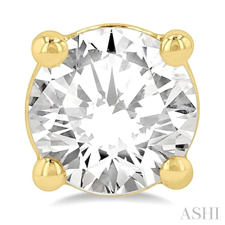 1 1/2 Ctw Round Cut Diamond Stud Earring in 14K Yellow Gold