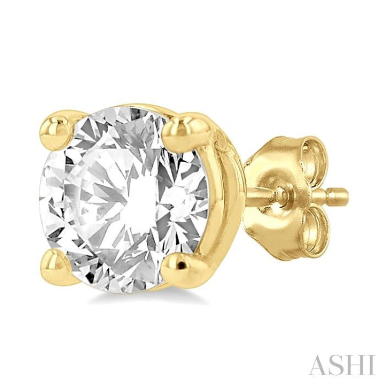 1 1/2 Ctw Round Cut Diamond Stud Earrings in 14K Yellow Gold