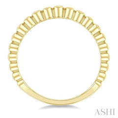 1/10 Ctw Ribbed Pod Shape Round Cut Diamond Fashion Band in 10K Yellow Gold