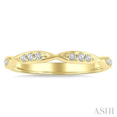 1/10 Ctw Round Cut Diamond Wedding Band in 14K Yellow Gold