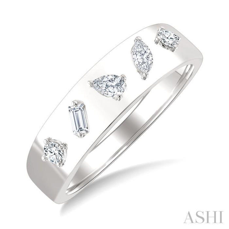 1/4 Ctw Mixed Cut Diamond Bold Fashion Ring in 14K White Gold