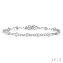 1 1/2 Ctw Lovebright Round Cut Diamond Infinity Link Bracelet in 14K White Gold