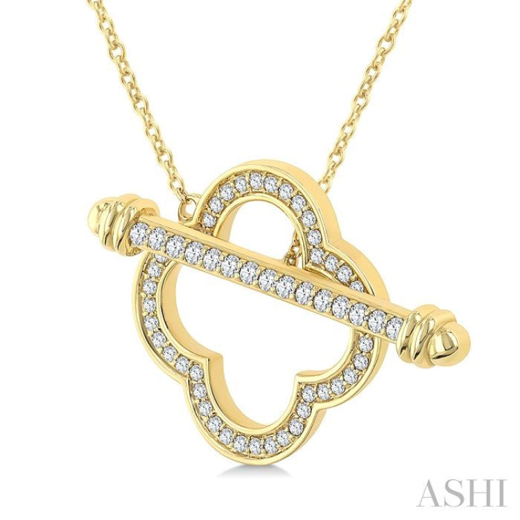 1/3 Ctw Clover Frame Round Cut Diamond Fashion Toggle Necklace in 10K Yellow Gold