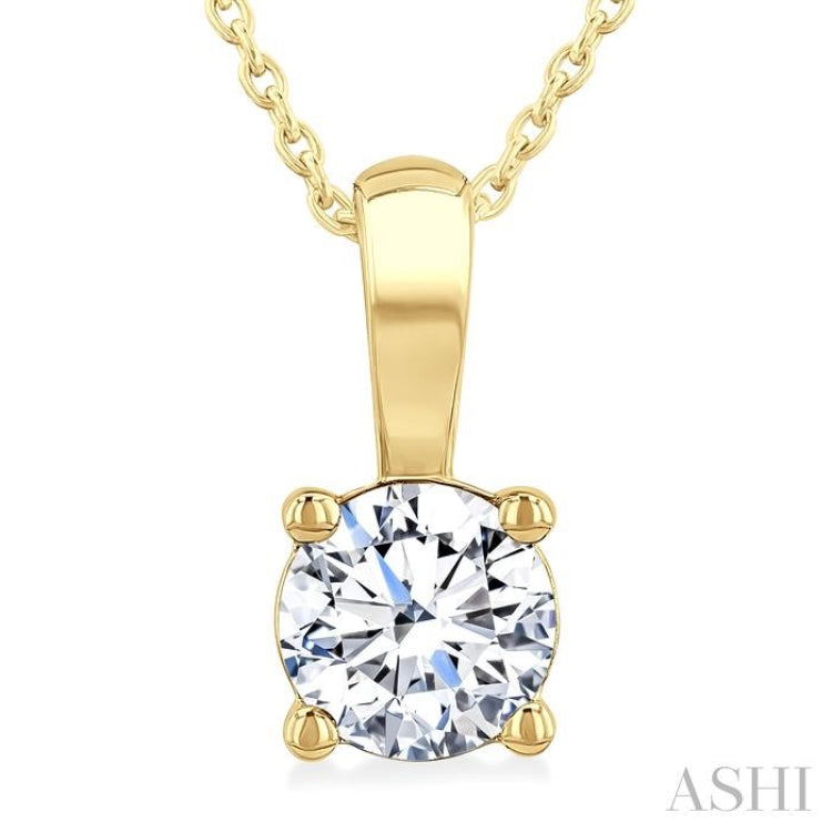 3/4 Ctw Prong Set Round Cut Diamond Solitaire Pendant With Chain in 14K Yellow Gold