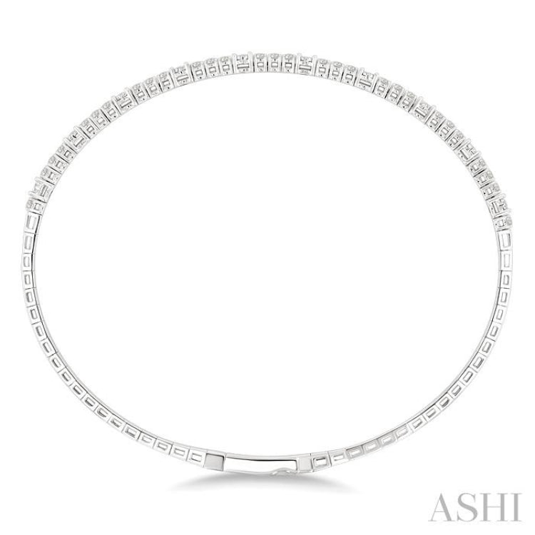 3/4 Ctw Round Cut Diamond Illusion Flex Bangle in 14K White Gold