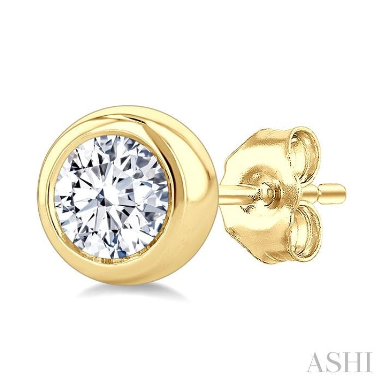 1/2 Ctw Bezel Set Round Cut Diamond Stud Earrings in 14K Yellow Gold