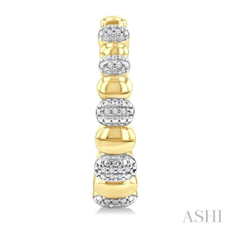 1/10 Ctw Bold Puffed Pod Rib Round Cut Diamond Fashion Hoop Earrings in Yellow Gold Vermeil