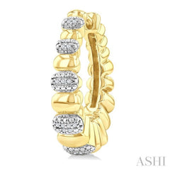 1/10 Ctw Bold Puffed Pod Rib Round Cut Diamond Fashion Hoop Earrings in Yellow Gold Vermeil