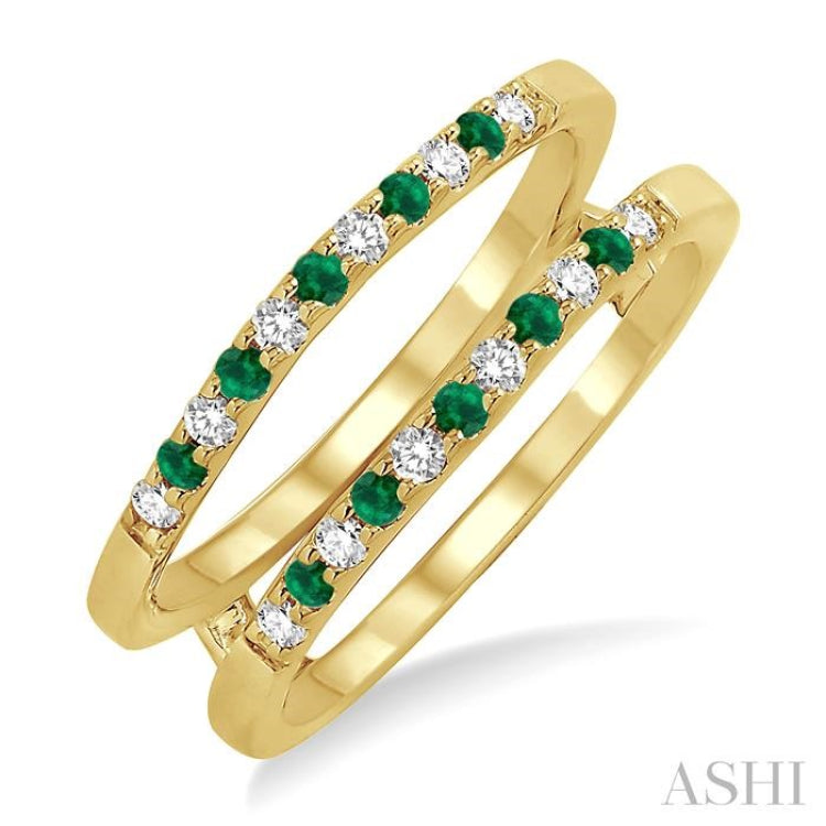 1.45 MM Emerald and 1/6 Ctw Round Cut Diamond Insert Precious Ring in 14K Yellow Gold