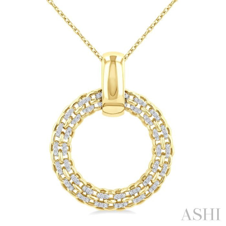 1/8 Ctw Cable Chain Inspired Bold Weave Circle Round Cut Diamond Pendant With Chain in Yellow Gold Vermeil