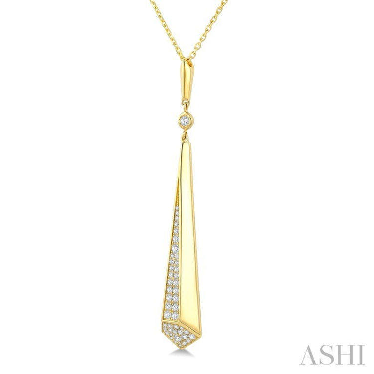 1/4 Ctw Tapered Drop Round Cut Diamond Fashion Pendant in 14K Yellow Gold