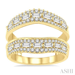 1 1/10 Ctw Baguette and Round Cut Diamond Insert Ring in 14K Yellow Gold