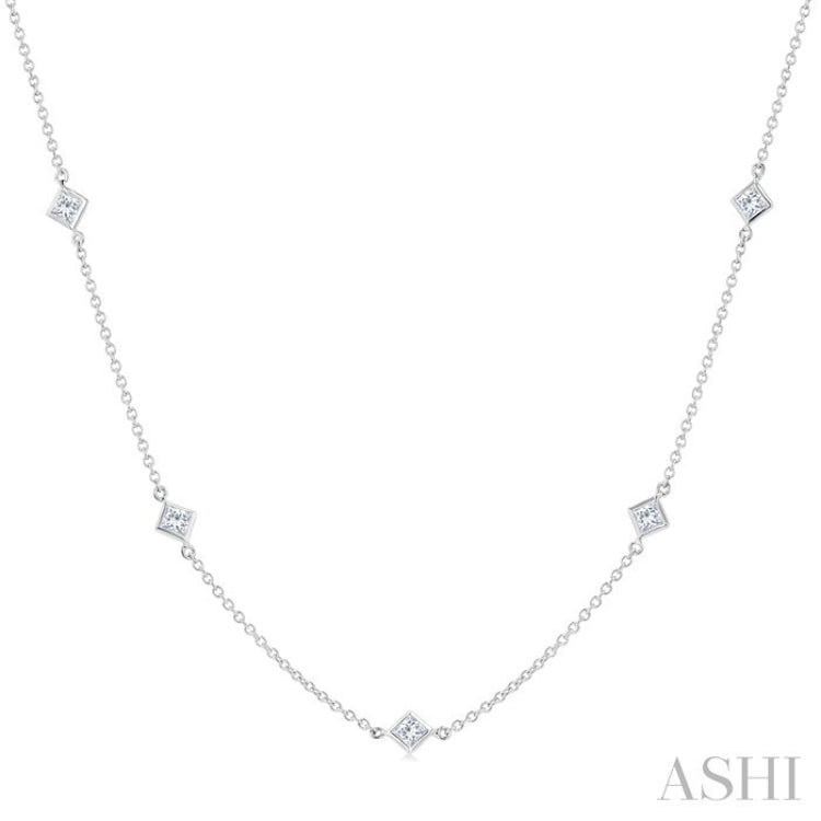 1/2 Ctw Princess Cut Diamond Fashion Station Necklace in 14K White Gold