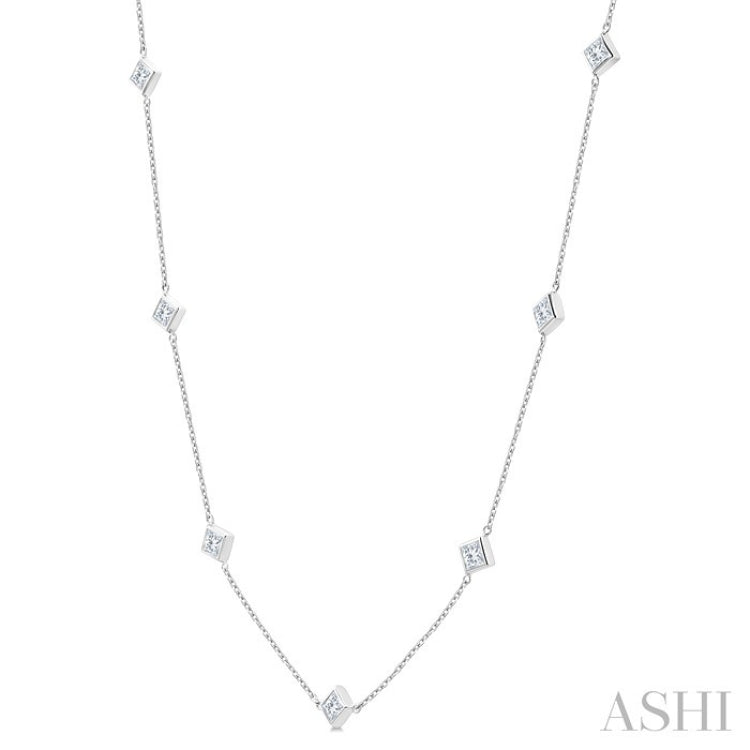 1/2 Ctw Princess Cut Diamond Fashion Station Necklace in 14K White Gold