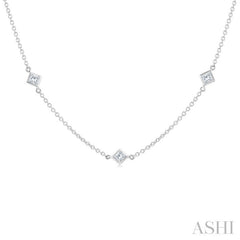 1/2 Ctw Princess Cut Diamond Fashion Station Necklace in 14K White Gold