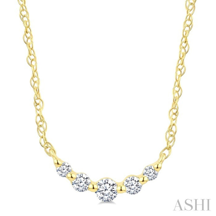1/20 Ctw Curved Bar Round Cut Diamond Fashion Necklace in 10K Yellow Gold