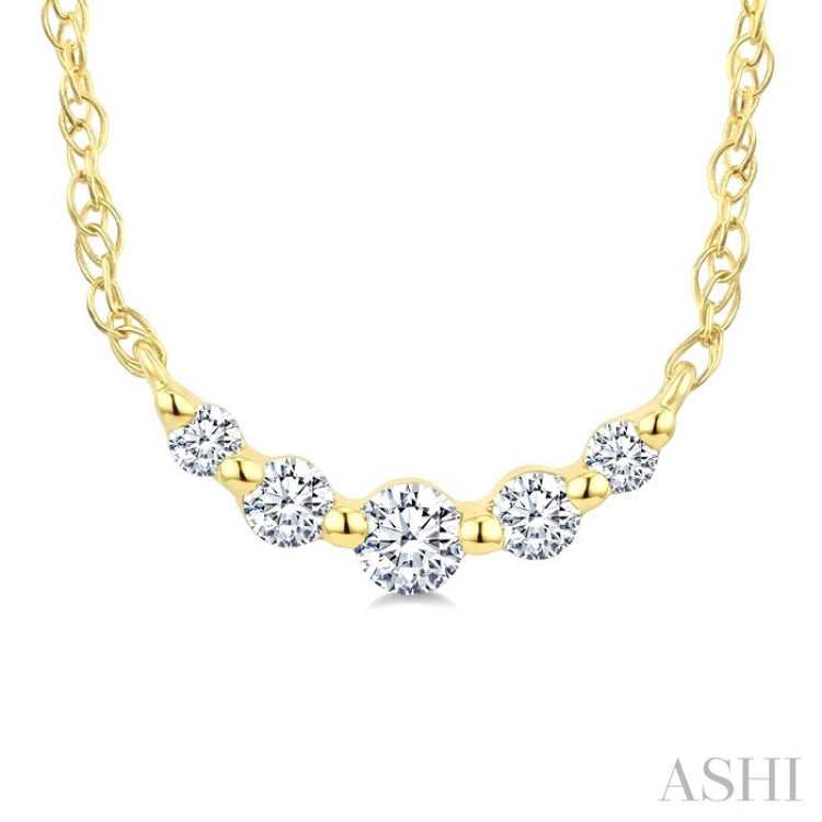 1/20 Ctw Curved Bar Round Cut Diamond Fashion Necklace in 10K Yellow Gold
