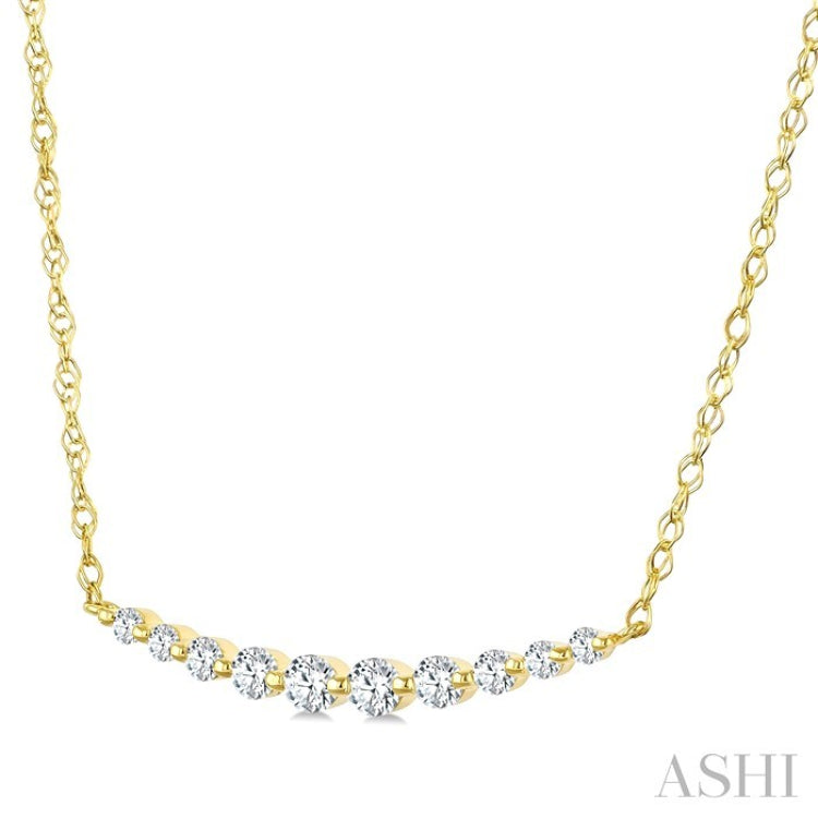 1/6 Ctw Curved Bar Round Cut Diamond Fashion Necklace in 10K Yellow Gold