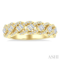 1/2 Ctw Split Entwined Top Baguette and Round Cut Diamond Fashion Ring in 14K Yellow Gold
