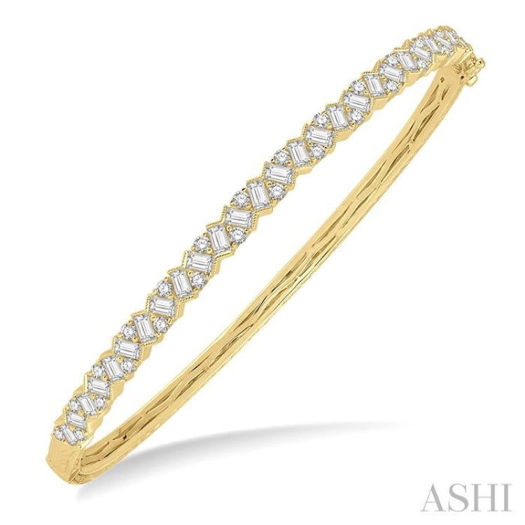 2 Ctw Zigzag Baguette and Round Cut Diamond Bangle in 14K Yellow Gold