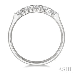 1/2 Ctw 5 Stone Round Cut Diamond Wedding Band in 14K White Gold