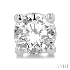 1/2 Ctw Round Cut Diamond Stud Earrings in 14K White Gold