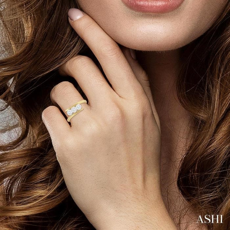 1/5 Ctw Bypass Triple Circular Mount Lovebright Round Cut Diamond Fashion Ring in 14K Yellow and White Gold