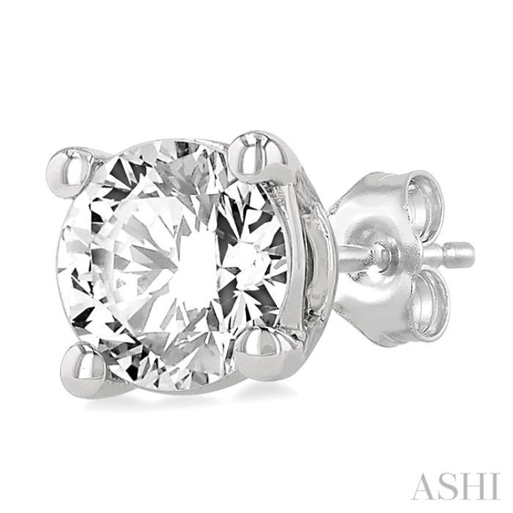 3/4 Ctw Round Cut Diamond Stud Earrings in 14K White Gold