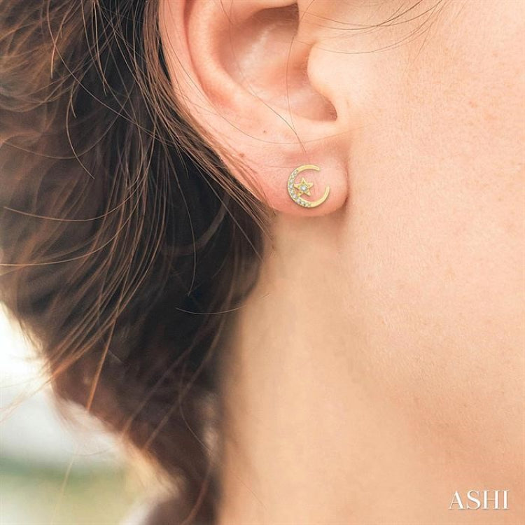 1/10 Ctw Crescent Moon and Star Round Cut Petite Diamond Fashion Stud Earring in 10K Yellow Gold