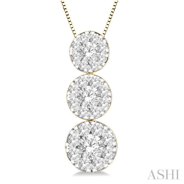 1/4 Ctw Lovebright 3 stone Essential Round Cut Diamond Pendant with Chain in 14K Yellow and White Gold