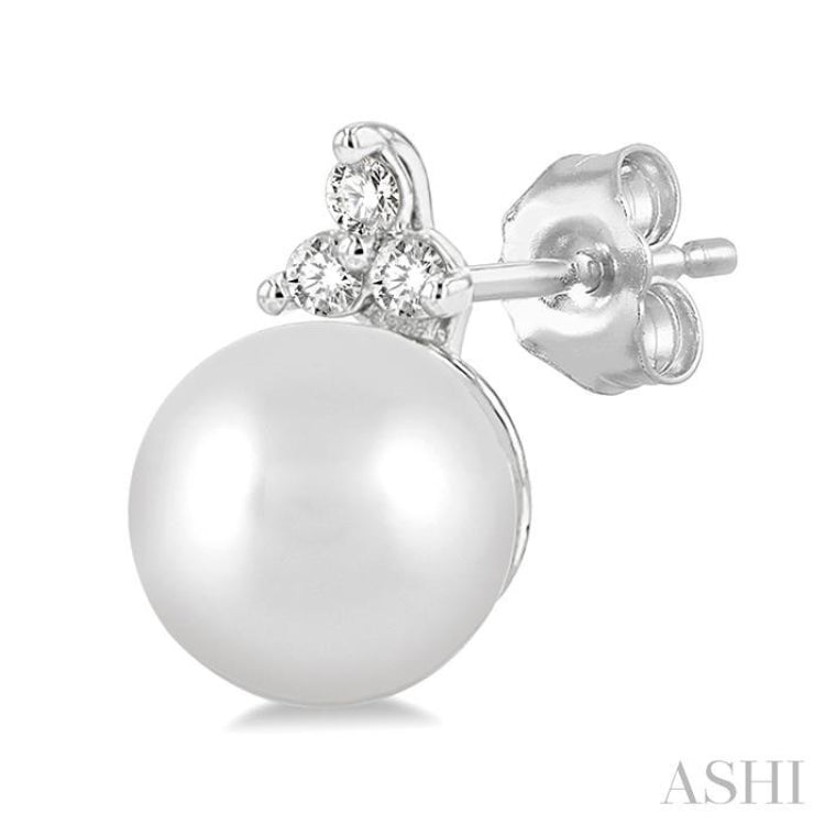 5.5 MM Round Cut Cultured Pearl and 1/20 Ctw Petite Round Cut Diamond Fashion Stud Earrings in 10K White Gold