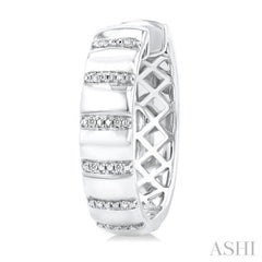 1/10 Ctw Ribbed Round Cut Diamond Pirouette Bold Fashion Hoop Earrings in Sterling Silver