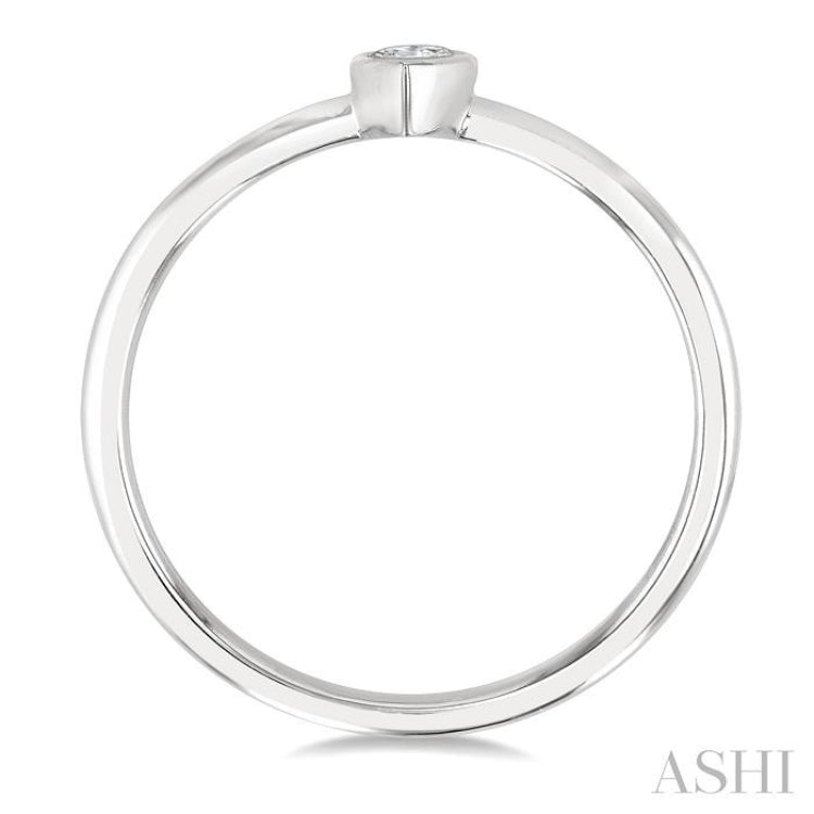 1/6 Ctw Petite Bezel Set Pear Cut Diamond Fashion Ring in 10K White Gold