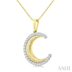 1/5 Ctw Spiral Textured Crescent Moon Round Cut Diamond Fashion Pendant With Chain in 10K Yellow Gold