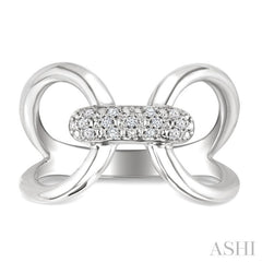 1/10 Ctw Accent Round Cut Diamond Bold Fashion Ring in Sterling Silver