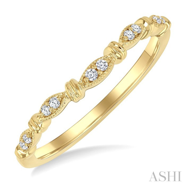 1/20 Ctw Marquise Link Round Cut Diamond Wedding Band in 14K Yellow Gold