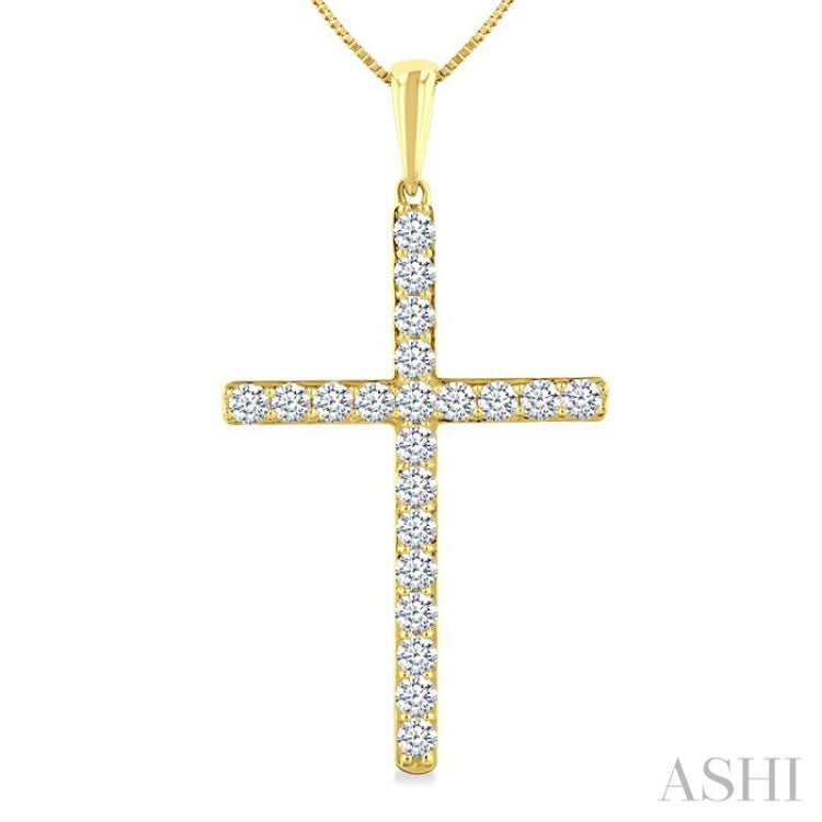 1/2 Ctw Round Cut Diamond Prong Set 1-Inch Plate Cross Pendant With Chain in 14K Yellow Gold