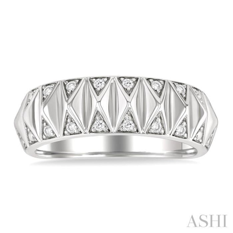1/10 Ctw Round Cut Diamond Bold Fashion Band in Sterling Silver