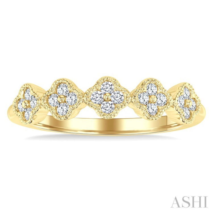 1/4 Ctw Clover Motif Round Cut Diamond Fashion Ring in 14K Yellow Gold