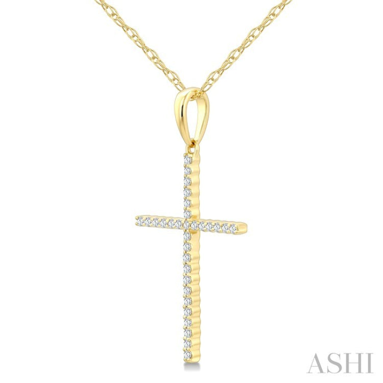 1/10 Ctw Cross Round Cut Diamond Fashion Pendant With Chain in 10K Yellow Gold
